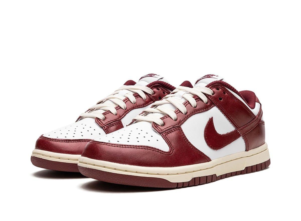 Nike Dunk Low Vintage Team Red (W) - pickUP