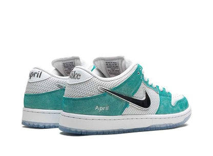 Nike SB Dunk Low April Skateboards - pickUP